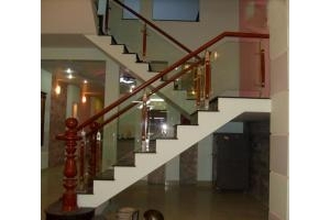 thiết kế thi công: Cầu thang kiếng, cầu thang inox,cửa nhôm kính tại Biên Hoà