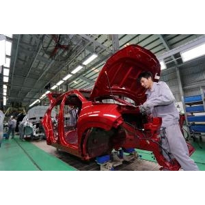 Sản xuất ô tô tăng trưởng gần 60%, kéo sản xuất công nghiệp 8 tháng đi lên - Sản xuất ô tô tăng trưởng gần 60%, kéo sản xuất công nghiệp 8 tháng đi lên