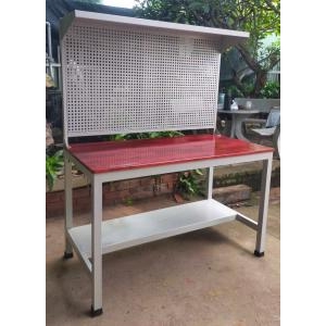 Bàn thao tác cơ khí kết hợp bảng treo