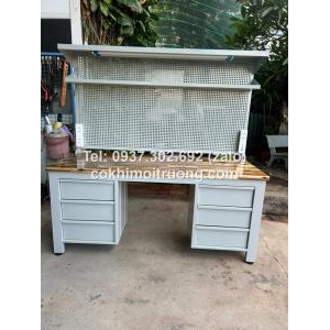 Bàn nguội cơ khí mặt gỗ kết hợp bảng treo