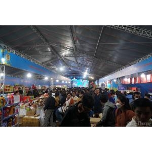 Mang Tết sớm đến với công nhân khu công nghiệp Đà Nẵng - Mang Tết sớm đến với công nhân khu công nghiệp Đà Nẵng